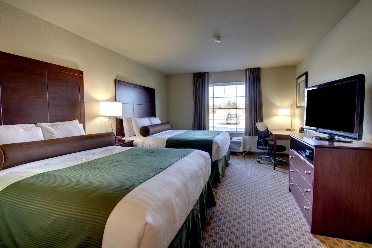 Hotel Cobblestone & -
